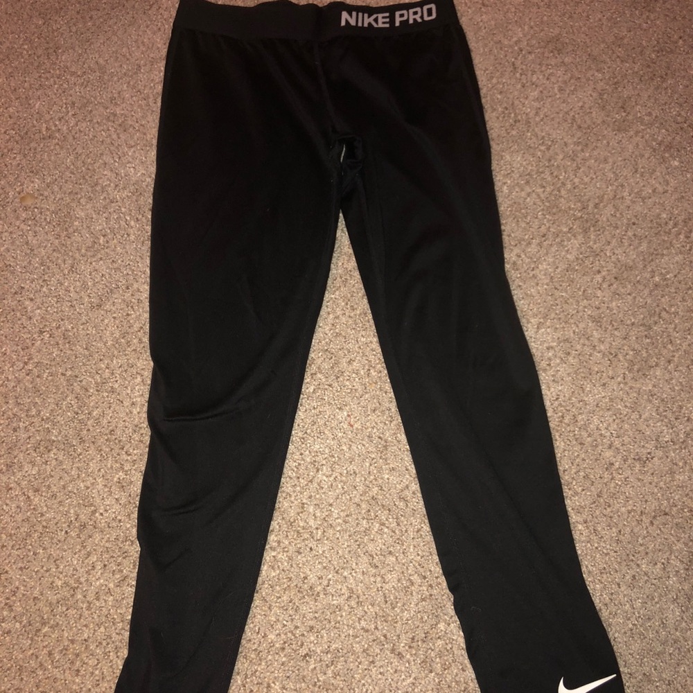 BLACK NIKE PRO LEGGINGS